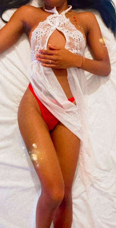 Emy la petite salope cochonne