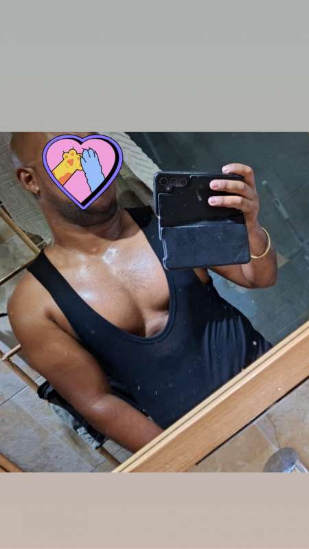 Escorte Boy pour vous mes Dames