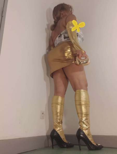 Succulente et excitante escorte