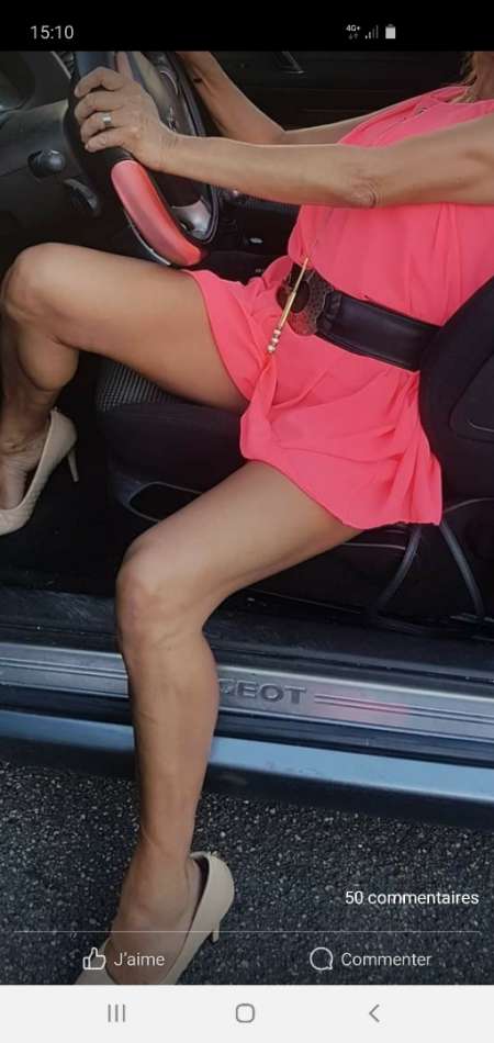 Jolie blonde sensuelle coquine