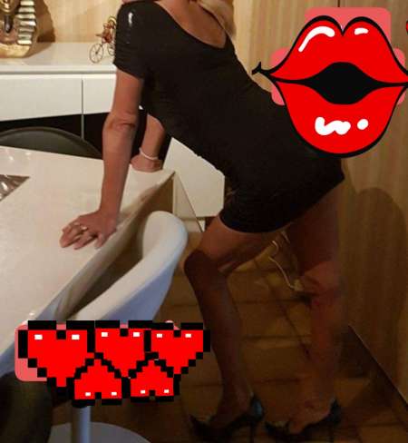 Jolie blonde sensuelle coquine