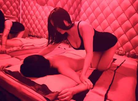 Body body. Naturiste. Réciproque....